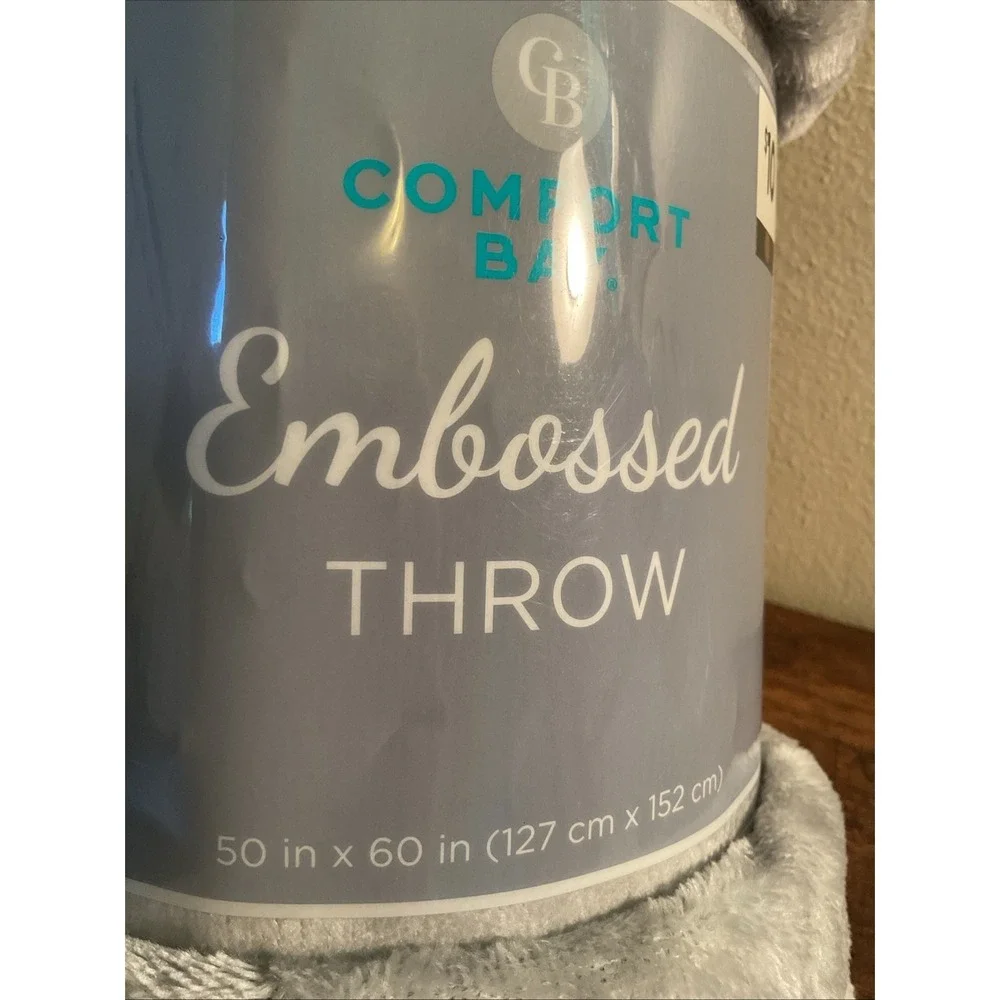 New Comfort Bay‎ Embossed Throw 50